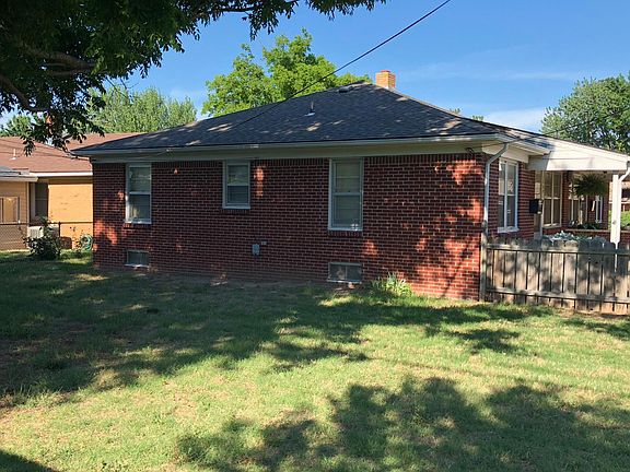 Large fenced back yard