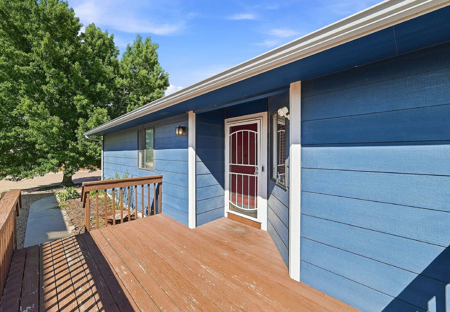3 bed, 3.0 bath, 1758 sqft, $2,401 — Photo 4