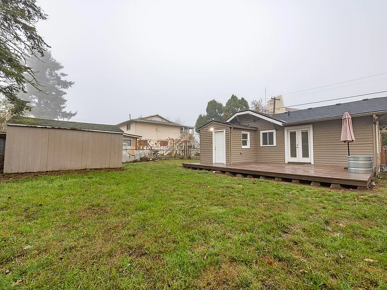 11130 NE Knott St — Photo 18