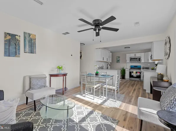 2 Simonds Dr, New Castle, DE 19720
