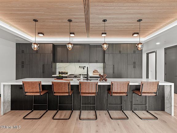 3rd image of 2023 E Mullan Ave