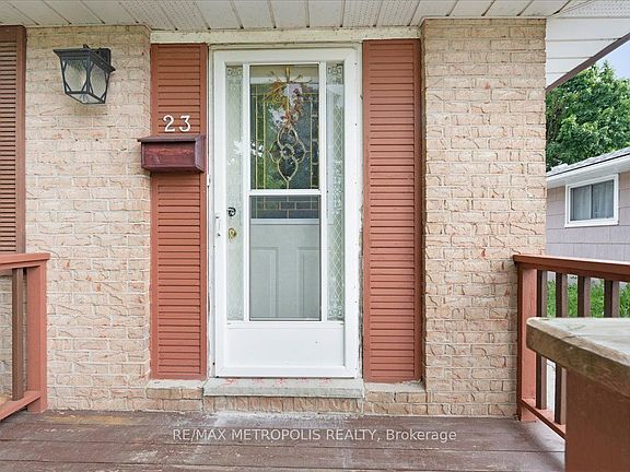 4th image of 23 Silver Aspen Cres