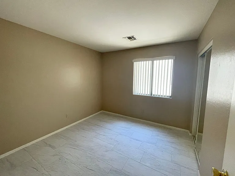 5910 S 32nd Ave — Photo 14