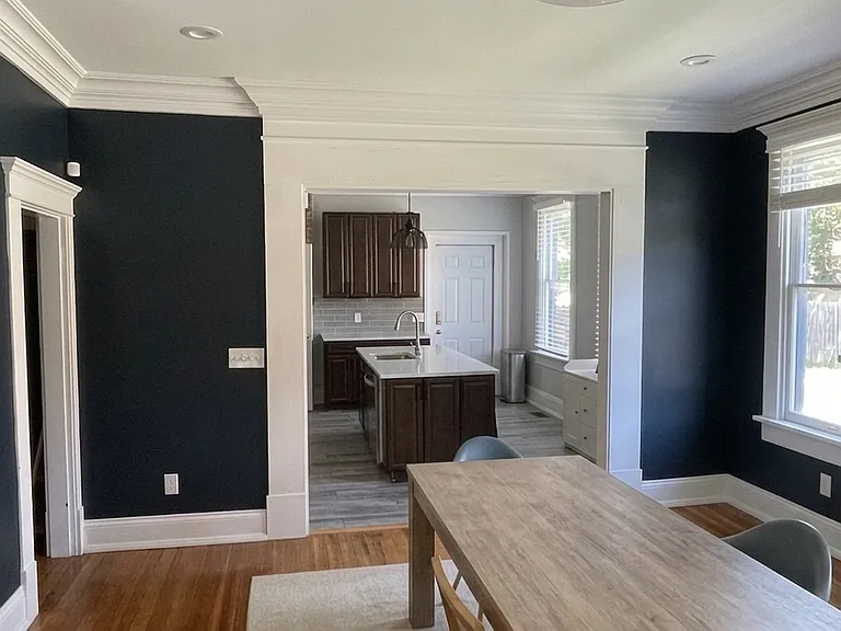 693 S Champion Ave — Photo 4