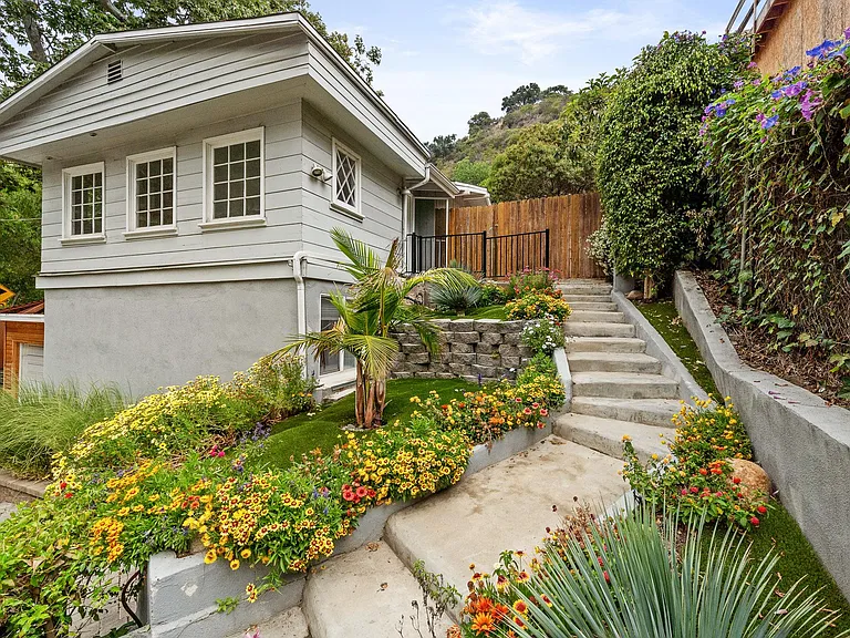 1628 N Beverly Glen Blvd — Photo 1