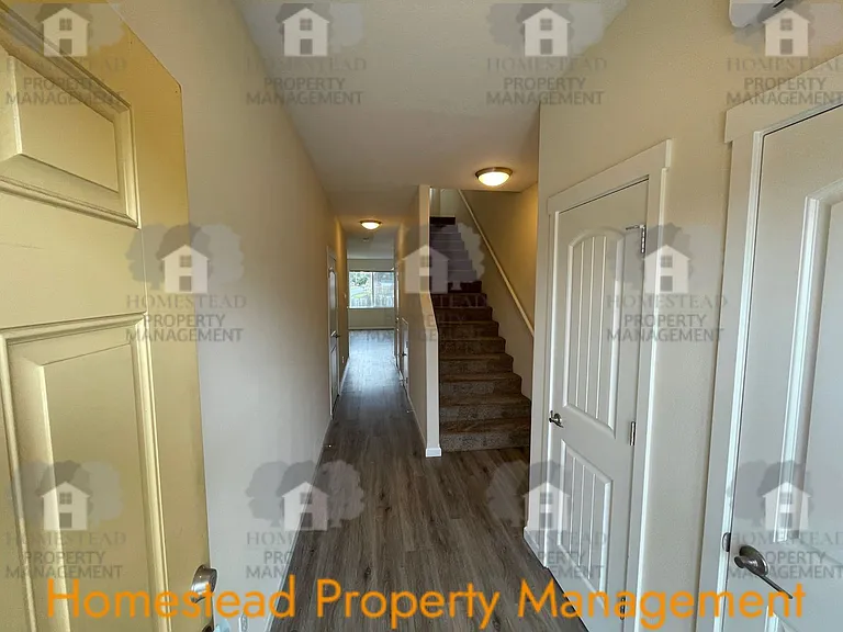 1220-1222 SE Academy St — Photo 2