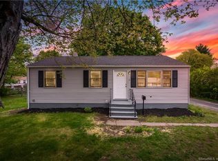 5 Mohawk Dr, Unionville, CT 06085