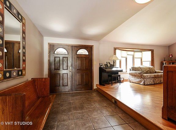 2nd image of 15218 Bayberry Ct