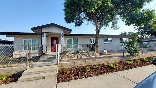 25255 Cottage St Photo 1