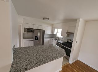 114 Village Cir E, Paramus, NJ 07652