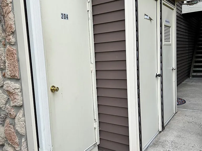 204 Blew Ct — Photo 10