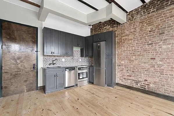 Rented by null | media 17