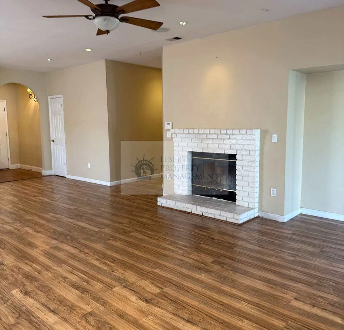 4 bed, 1836 sqft, $2,450 — Photo 4