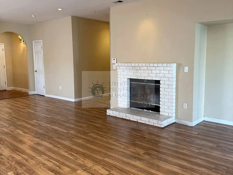 4705 Edgebrook Ave — Photo 4