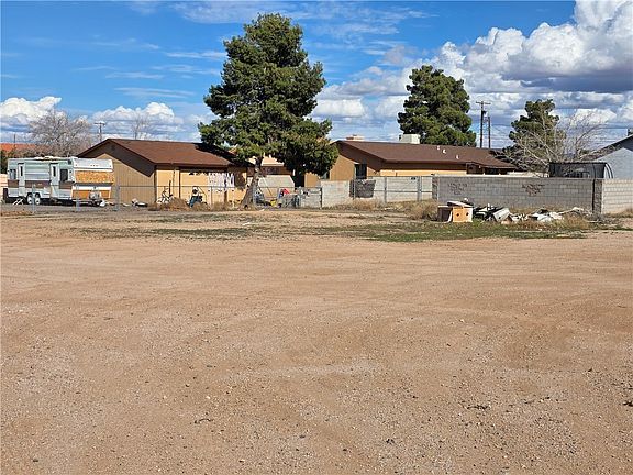 2nd image of N Van Nuys Rd