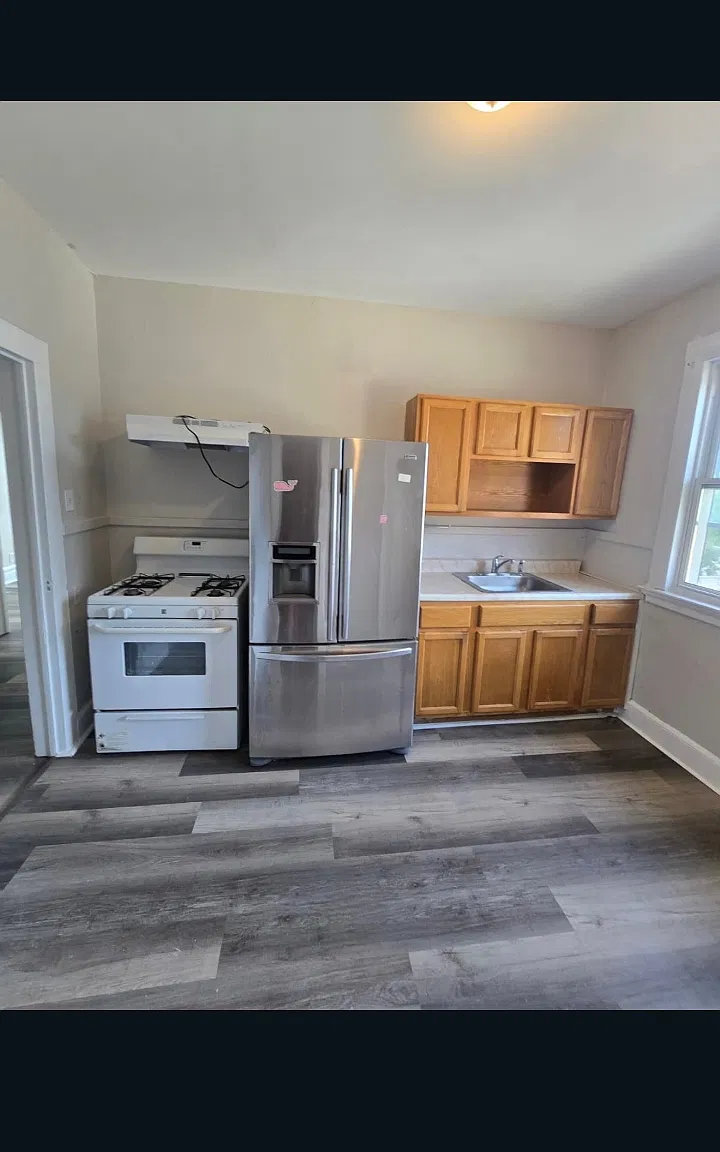 3 bed, $2,000 — Photo 1