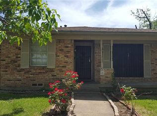 8450 Foxwood Ln, Dallas, TX 75217