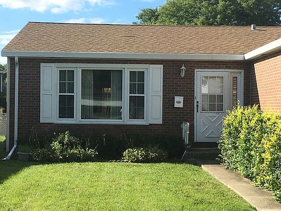 4th image of 921 E Forest Ave #1720