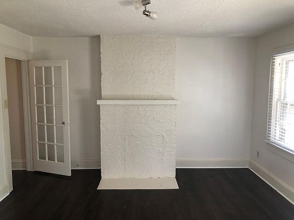 French door to bring privacy to living room if desired