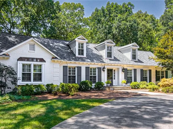 3205 Round Hill Rd, Greensboro, NC 27408