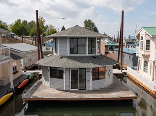 18989 NE Marine Dr #12, Portland, OR