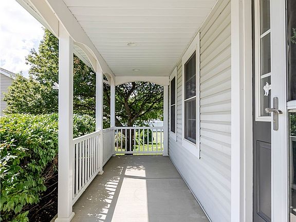 3rd image of 983 Nathan Dr