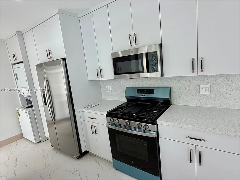 8235 SW 62nd Pl — Photo 19