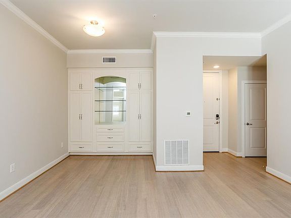 5th image of 300 St Joseph Pkwy #215