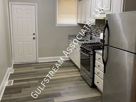 3rd image of 2434 E Preston St