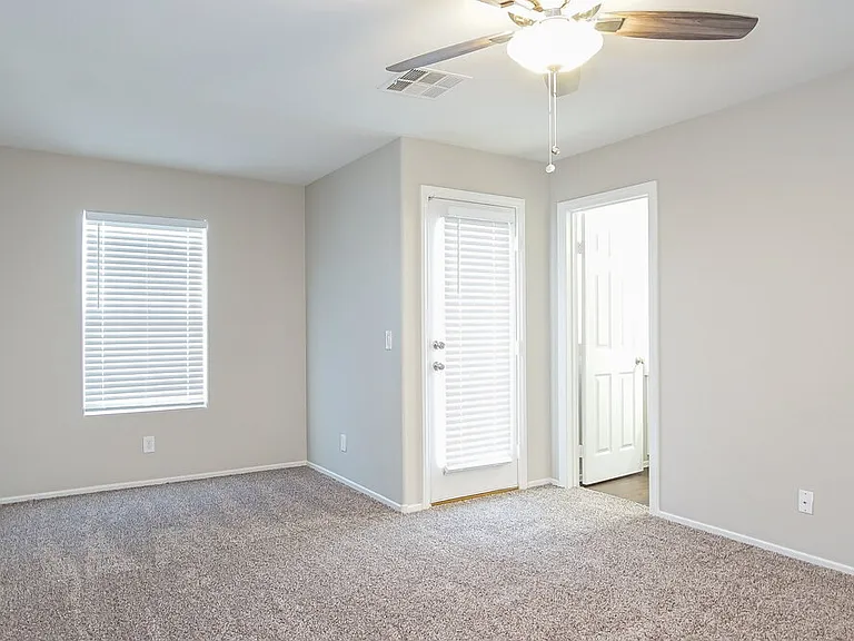 9213 Millikan Ave — Photo 11