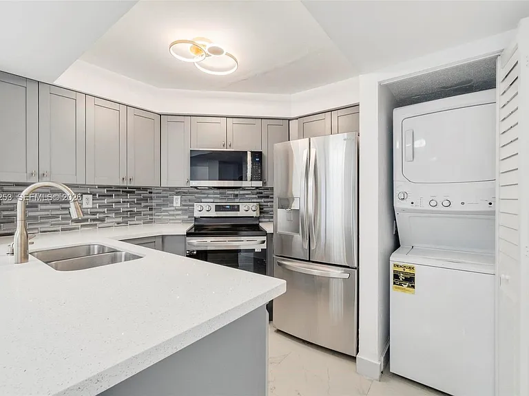 8275 SW 152nd Ave #D-307 — Photo 1