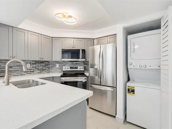8275 SW 152nd Ave #D-307, Miami, FL 33193