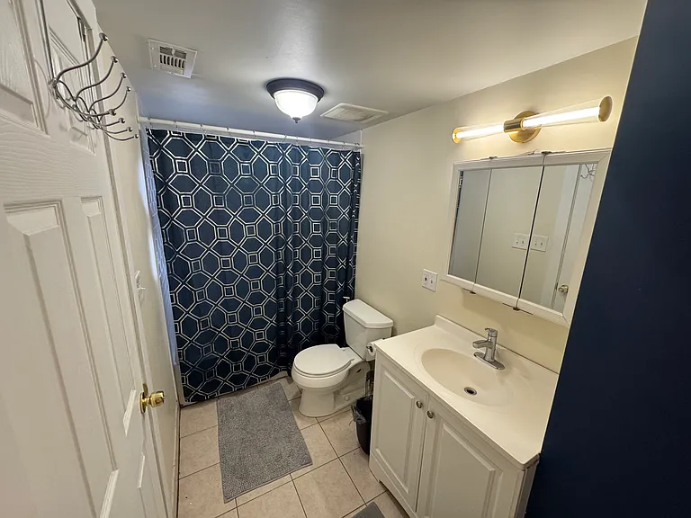 1745 Brown Ave #2 — Photo 10