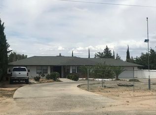 17640 Walnut St, Hesperia, CA 92345