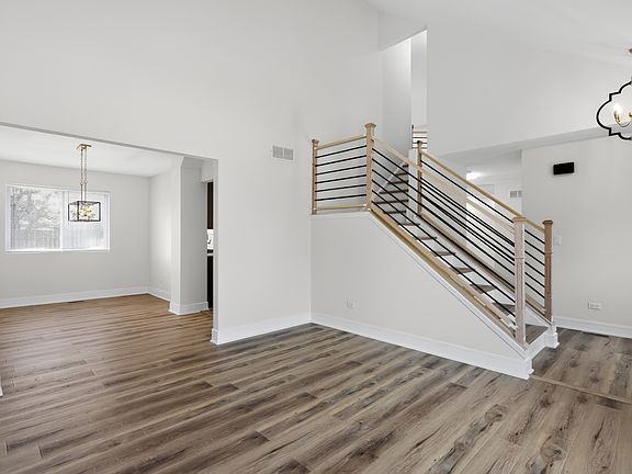 3rd image of 2111 Culver Ct