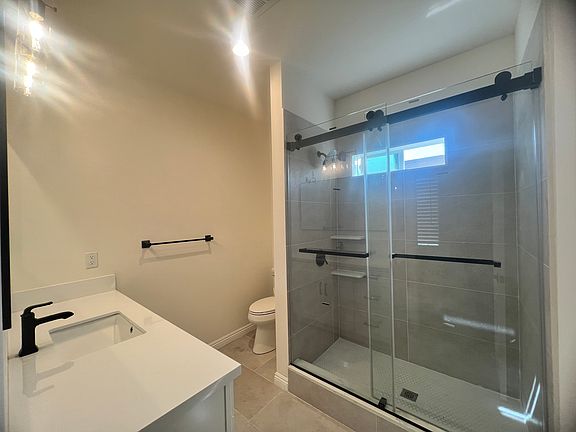 4th image of 3127 Havenpark Ave #B