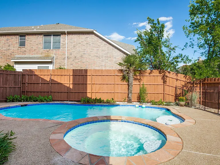 2500 Sir Tristram Ln — Photo 30