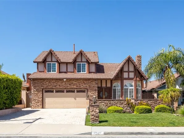 7975 E Altair Ln, Anaheim, CA 92808