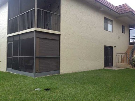 2nd image of 321 Lakeview Dr # 101
