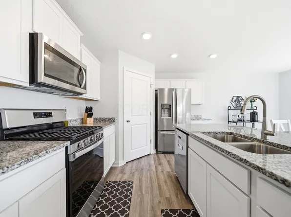 3057 Lamptonridge Dr, Columbus, OH 43232