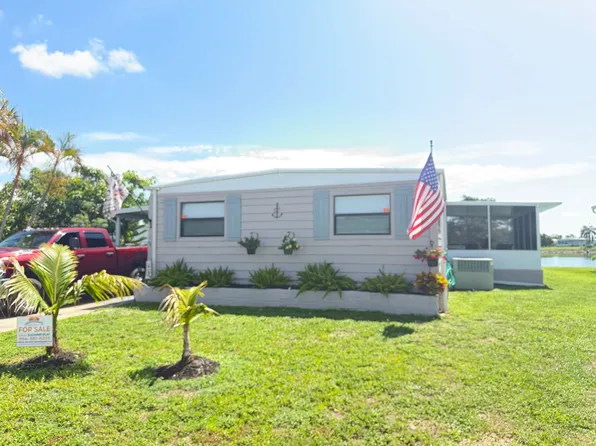 1A Parrot Pl, North Fort Myers, FL 33917