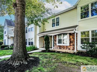 77 Oswestry Way, Somerset, NJ 08873