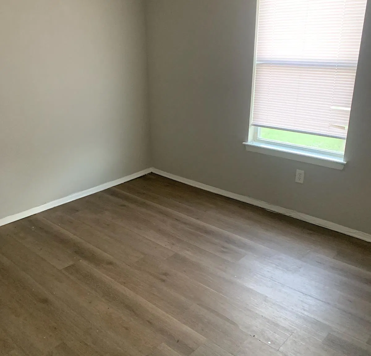 2 bed, 850 sqft, $575 — Photo 3