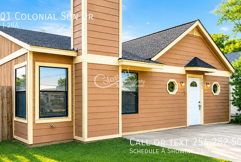 4001 Colonial Sun Dr — Photo 1