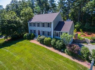 8 Brittany Ln, Chelmsford, MA 01824