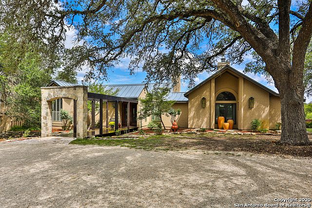 1st image of 103 Majestic Oaks Dr