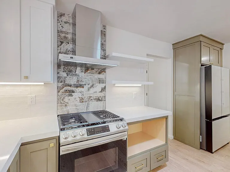 8005 Pickard Ave NE — Photo 23