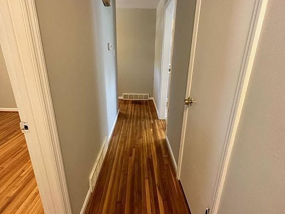 5th image of 124 Tartan Dr