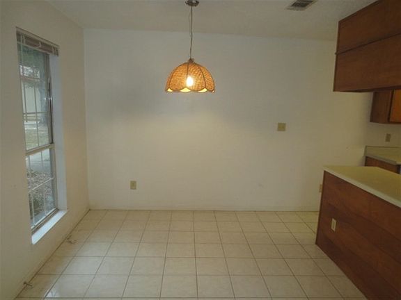 5th image of 529 Massachusetts Ave #B