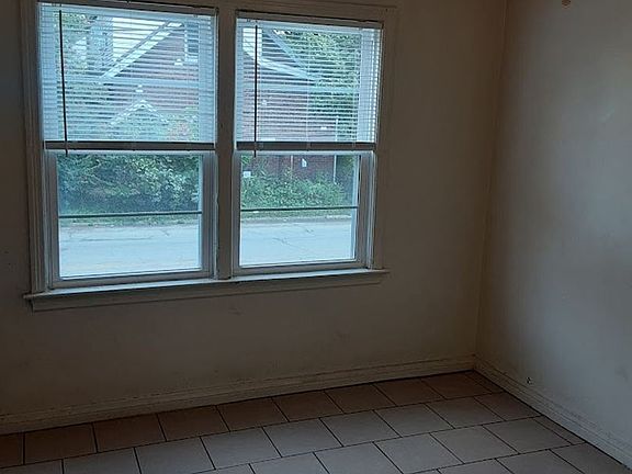 3rd image of 1601 Algonquin Pkwy APT 2